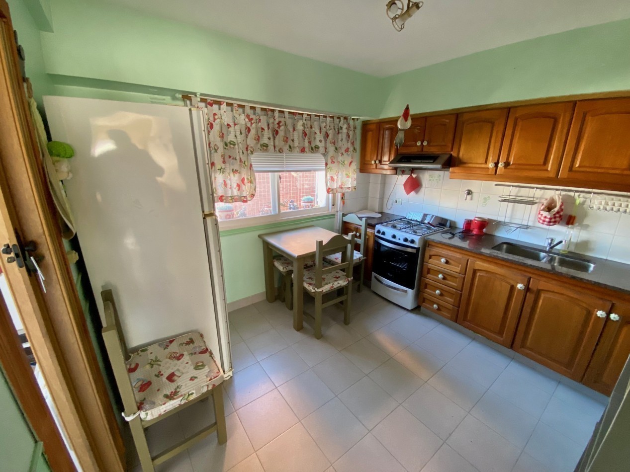 Amplio 3 Ambientes amoblado + COCHERA  - Centro San Martin. 