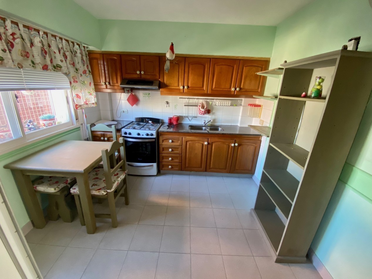 Amplio 3 Ambientes amoblado + COCHERA  - Centro San Martin. 