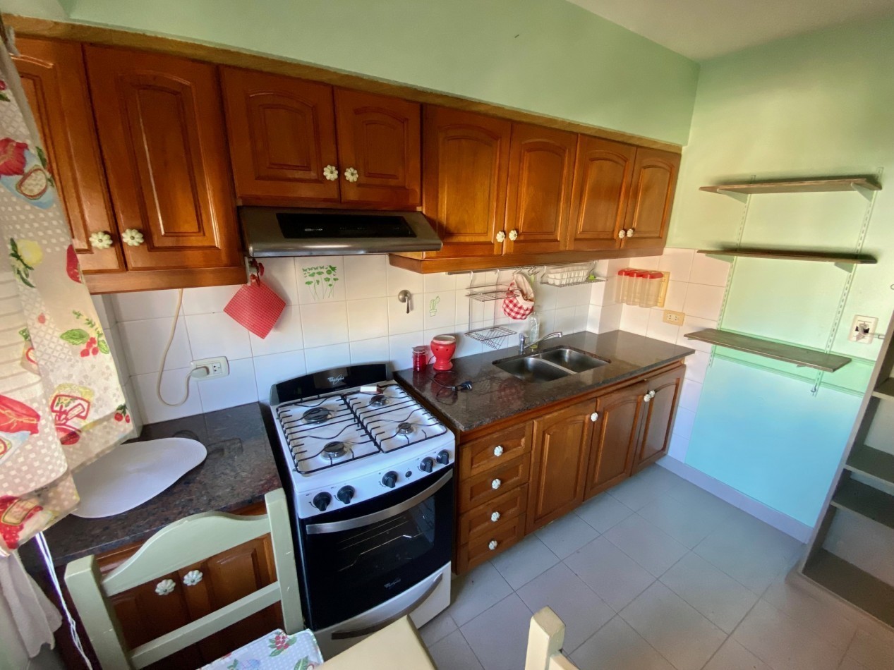 Amplio 3 Ambientes amoblado + COCHERA  - Centro San Martin. 