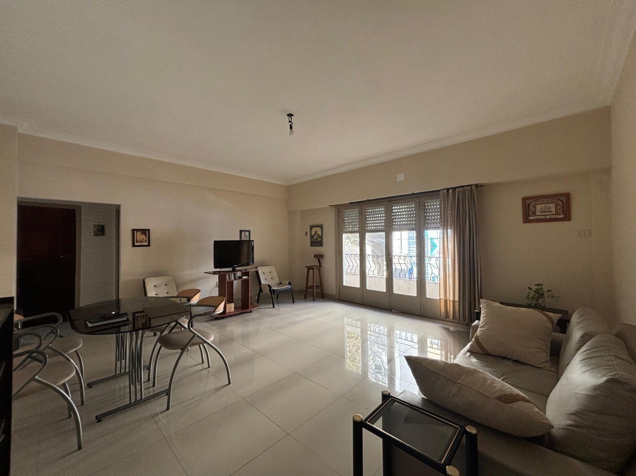 Excelente departamento semipiso de 3 ambientes - San Martin centro