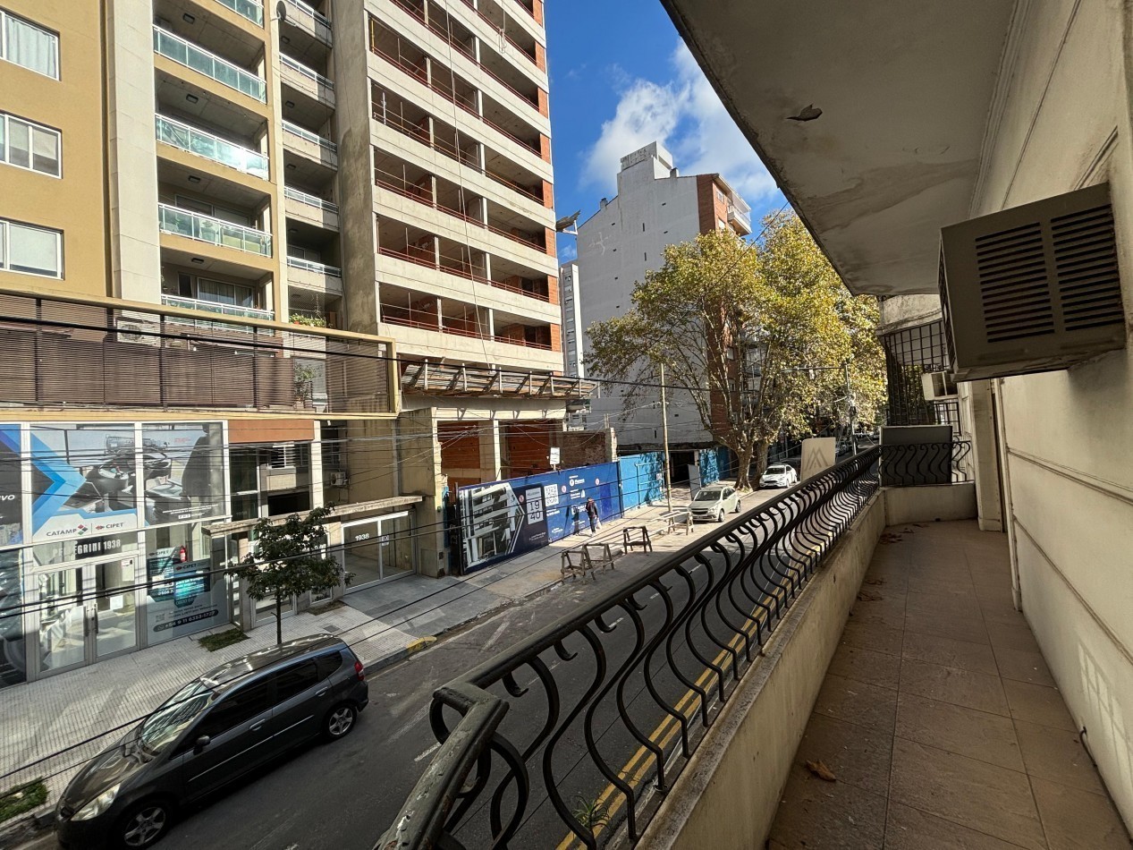 Excelente departamento semipiso de 3 ambientes - San Martin centro