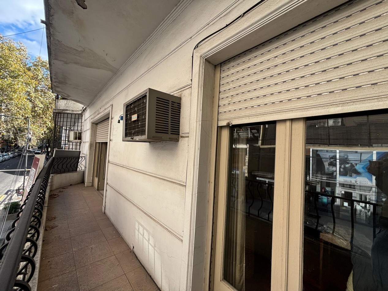 Excelente departamento semipiso de 3 ambientes - San Martin centro