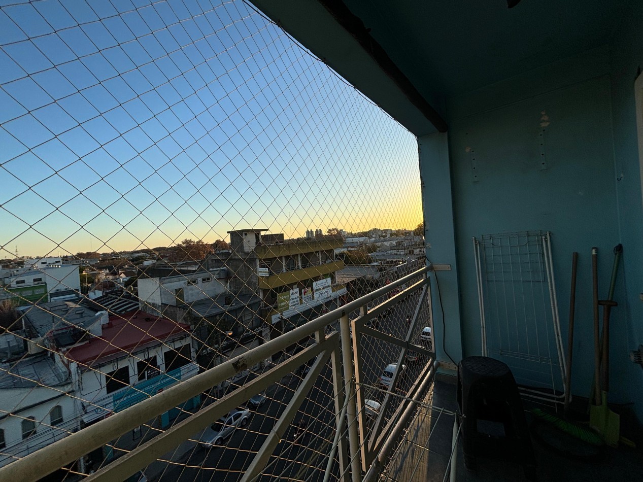 Depto Monoambiente al Frente - Centro San Martin.