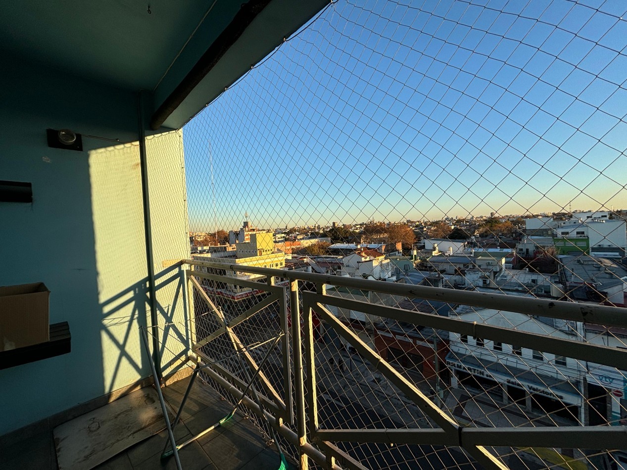 Depto Monoambiente al Frente - Centro San Martin.