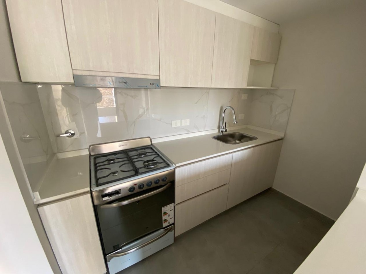 DEPARTAMENTO 2 AMBIENTES DE CATEGORIA EN ALQUILER - SAN MARTIN