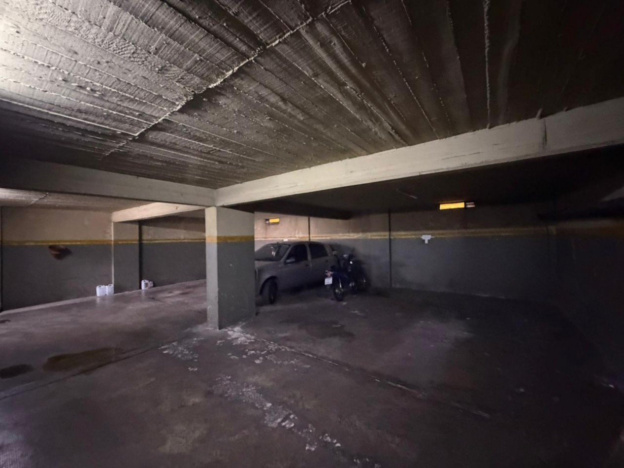 Excelente departamento semipiso de 3 ambientes con COCHERA cubierta - Centro San Martin