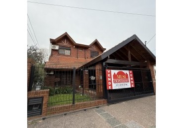 CASA DE 5 AMBIENTES - VILLA BALLESTER